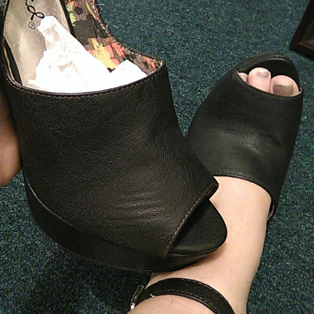 NEW Platform peep toe heals Brown faux leather